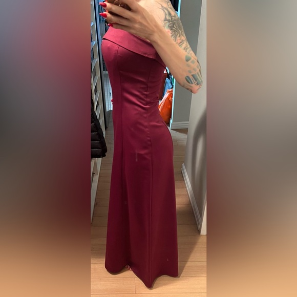 Wine coloured floor length bridesmaid/prom dress - Picture 7 of 7